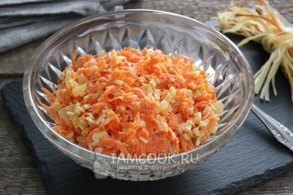 Рецепт салата из сырой моркови и сыра чечил