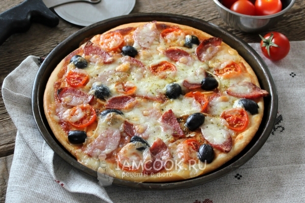 Рецепт пиццы с моцареллой и колбасой