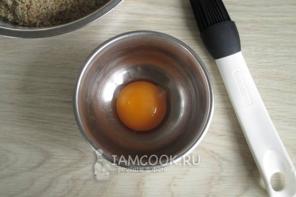 Отделить желток от белка