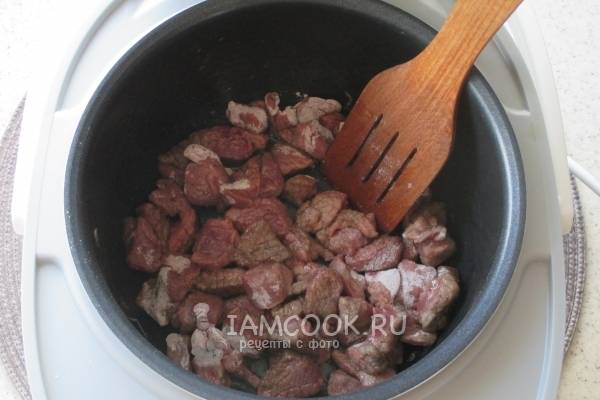 Обжарить мясо