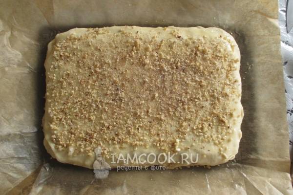 Выложить все слои теста и начинки