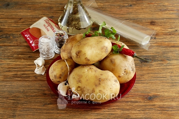 Ингредиенты для картошки по-деревенски в рукаве в духовке