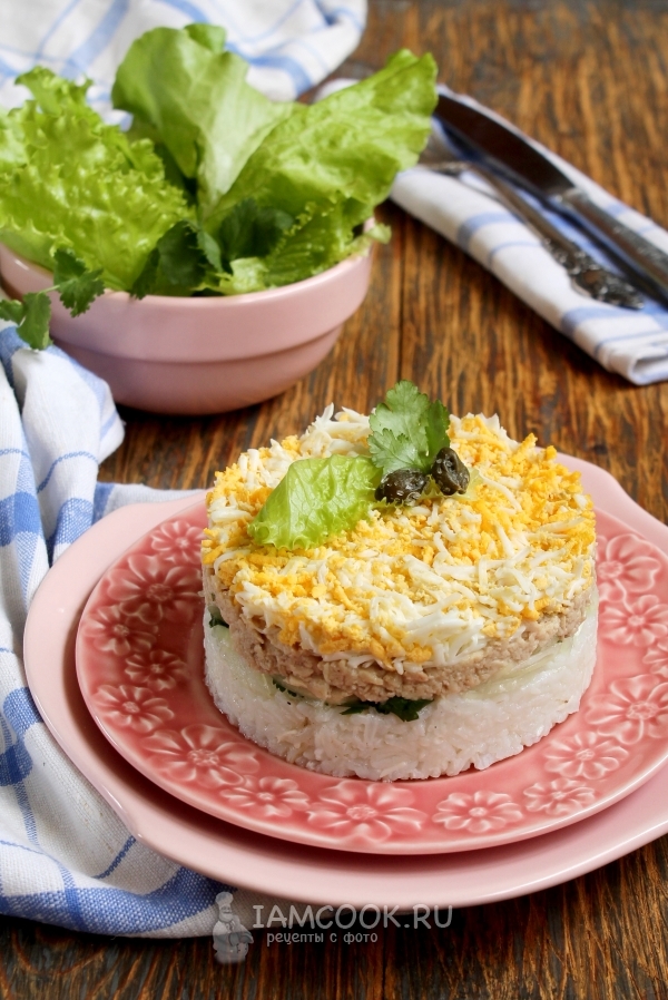 Рецепт салата с печенью трески и рисом