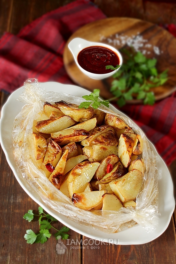 Рецепт картошки по-деревенски в рукаве в духовке