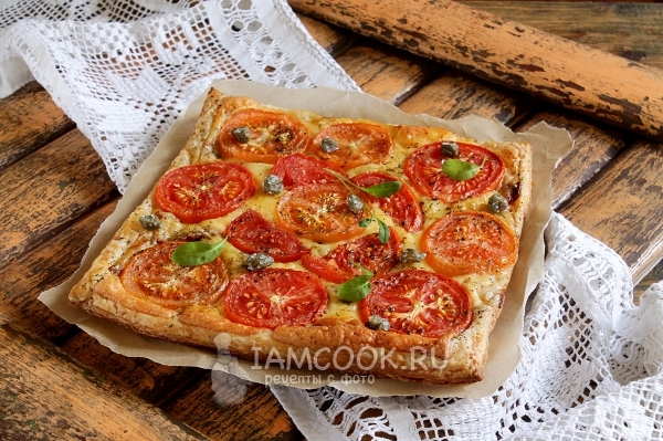 Фото пирога с помидорами и сыром