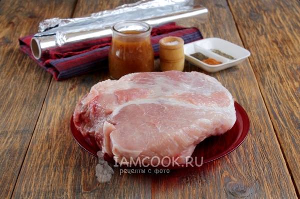 Свиной окорок в духовке в фольге пошаговый рецепт