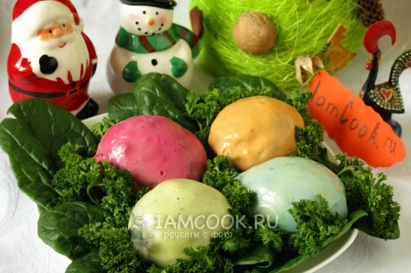 Фото фаршированных яиц в цветном желе