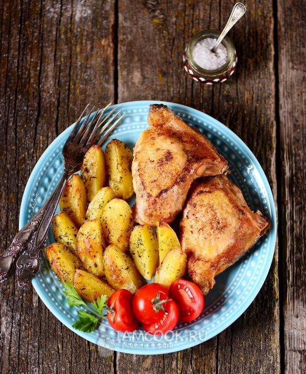 Рецепт курицы с молодой картошкой в духовке