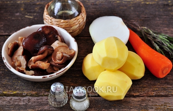 Ингредиенты для жареной картошки с маринованными грибами