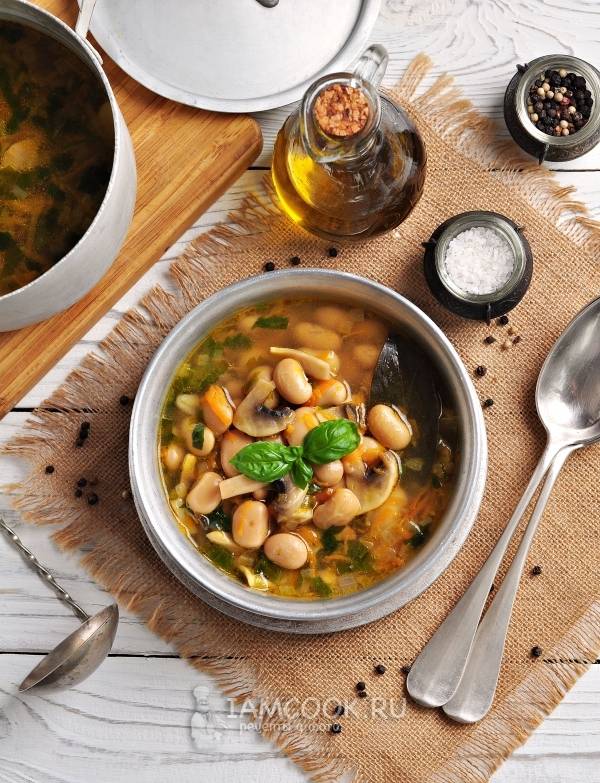 Как приготовить рецепт Суп с фасолью и шампиньонами
