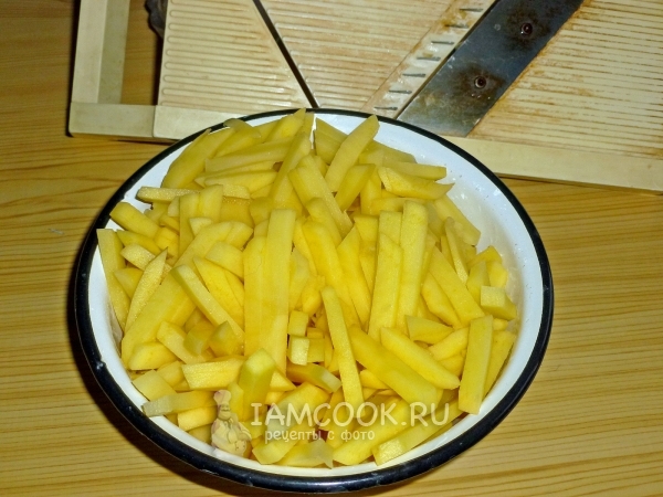 Порезать картофель соломкой