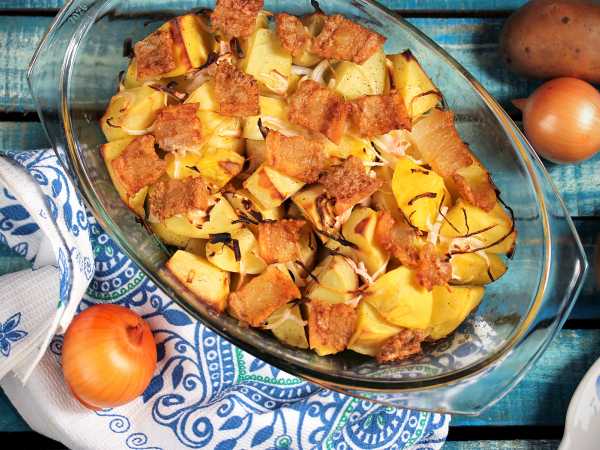 Картофель, запеченный с салом и луком в фольге — рецепт с фото пошагово