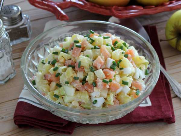 Вкусный салат с соленой скумбрией и зеленью – пошаговый рецепт приготовления с фото
