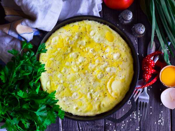 Как приготовить пышный омлет на сковороде: 5 простых рецептов
