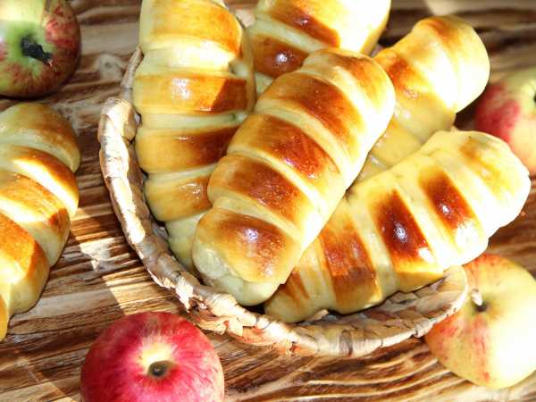 Пирожки с вишневым вареньем в духовке — рецепт с фото пошагово