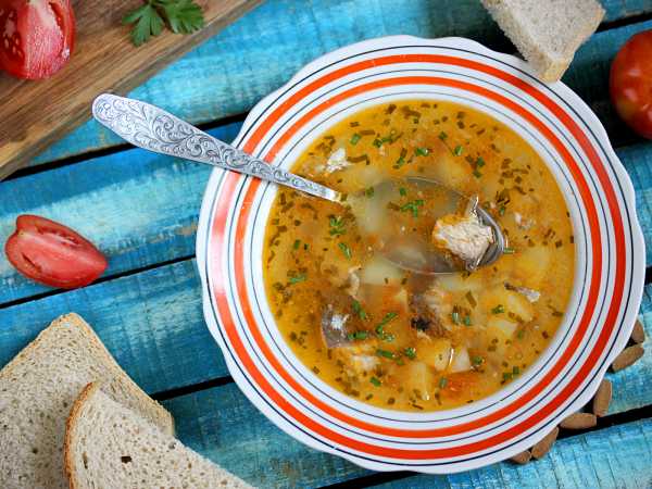 Рыбный суп из консервов с вермишелью