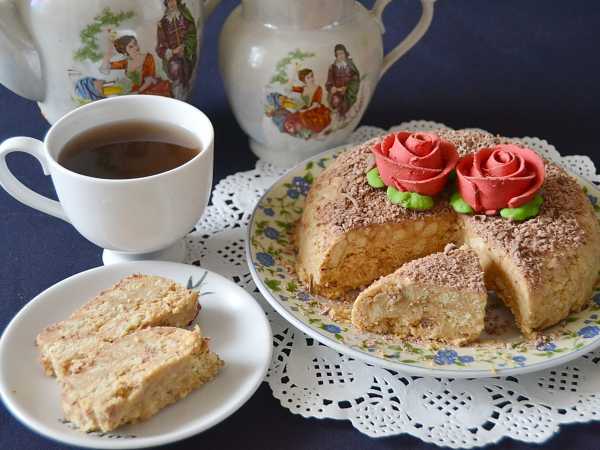 Торт из печенья без выпечки с творогом и сгущенкой - рецепт с пошаговыми фото