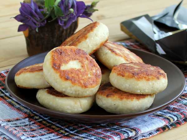 Сырники из творога на сковороде: 10 рецептов – блог интернет-магазина азинский.рф