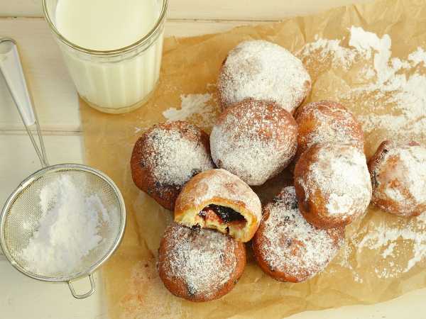 Рецепт: Творожные пончики - с варёной сгущенкой