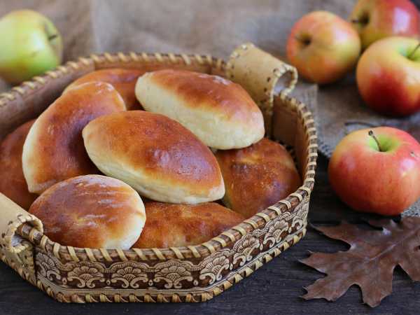Пирожки с яблоками: основные ингредиенты и рецепты приготовления