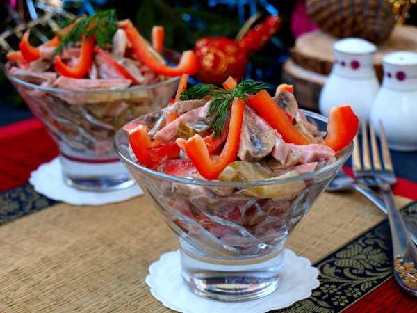 Датский салат с бужениной, болгарский перцем, грибами и кукурузой | Простые рецепты с фото