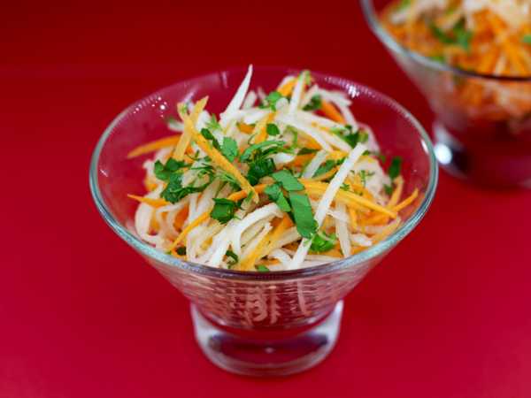 Салат из квашенной капусты и редьки - пошаговый рецепт с фото на Готовим дома