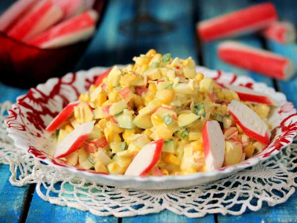 Салат с овощами и невероятной консервированной кукурузой – пошаговый рецепт приготовления с фото