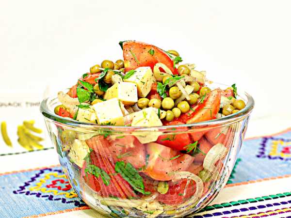 Салат «Оливье» с колбасой и горошком — классический рецепт с фото пошагово