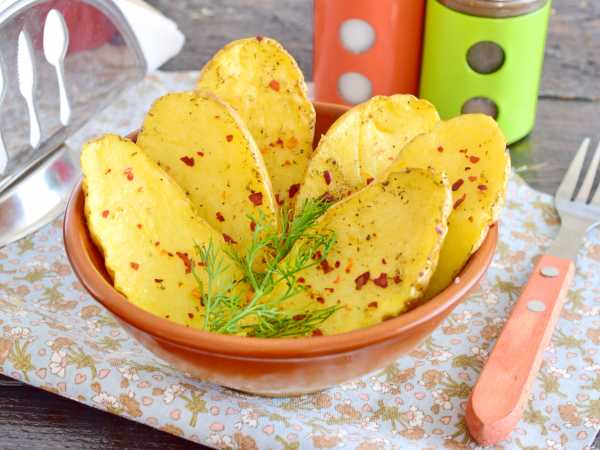 Как приготовить картофель в микроволновке – рецепты для ленивых и начинающих хозяек