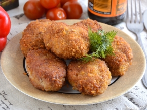 Котлеты из свинины и курицы с вареным картофелем — рецепт с фото пошагово