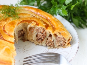 Слоеный пирог с мясом и грибами - пошаговый рецепт с фото на lilyhammer.ru