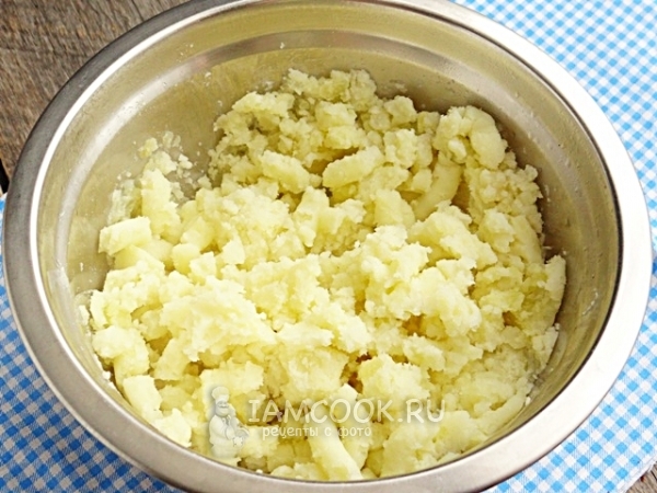 Размять картофель в пюре