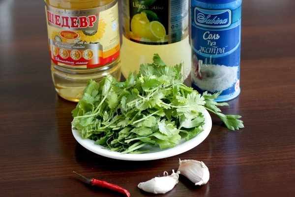 Ингредиенты для зеленого соуса