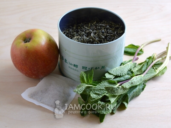 Ингредиенты для зеленого чая с яблоком, мятой и ромашкой