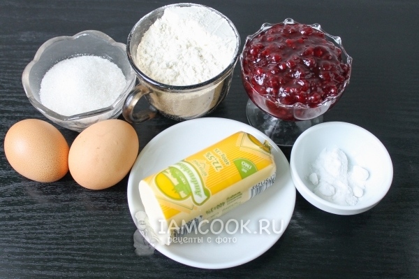 Ингредиенты для пирога с вареньем в духовке