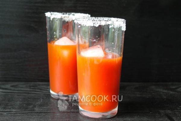 Влить томатный сок