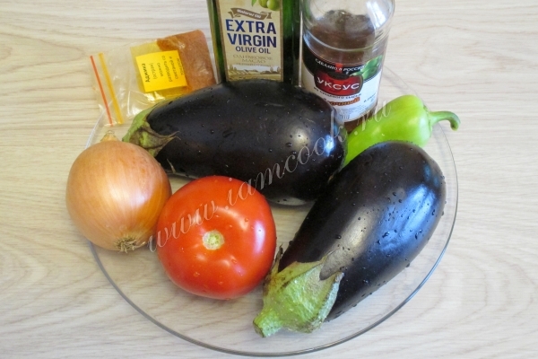 Ингредиенты для приготовления баклажанов в аджике на зиму