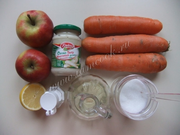 Ингредиенты для овощного салата из яблок, моркови и хрена