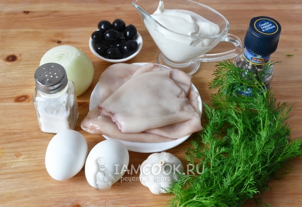 Ингредиенты для салата с кальмарами и яйцом