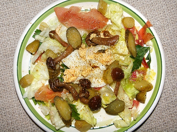 Рецепт салата с ветчиной и грибами