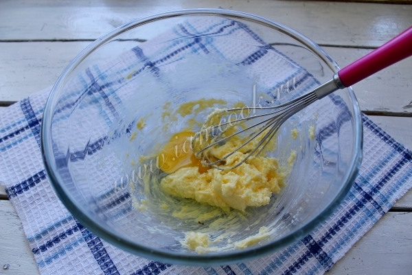 Яйцо со сливочным маслом