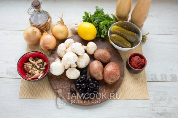 Ингредиенты для вегетарианской грибной солянки