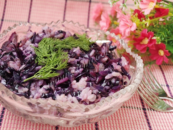Рецепт салата из риса и краснокочанной капусты