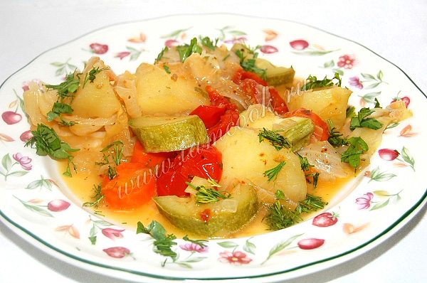Рецепт овощного рагу в духовке