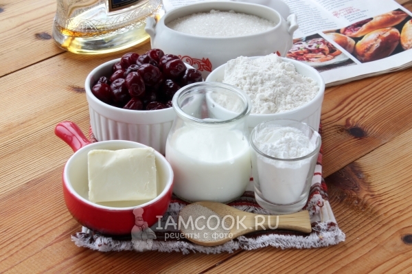 Ингредиенты для пирожков на молоке с вишней