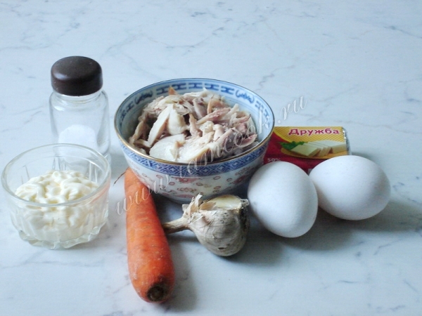 Ингредиенты для салата из курицы с плавленным сыром