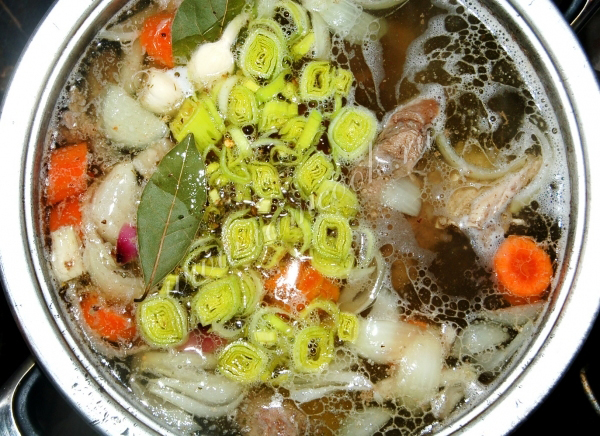 Варим вкусный овощной суп на мясном бульоне из баранины