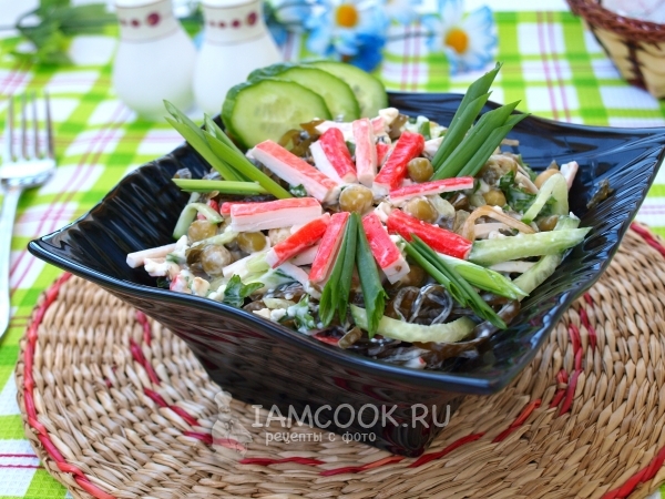 Рецепт крабового салата с морской капустой