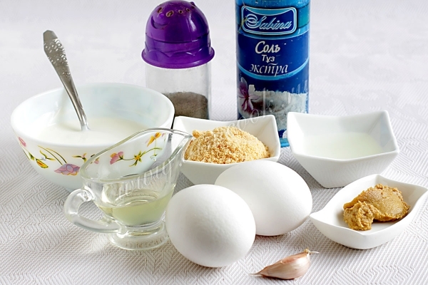 Ингредиенты для йогуртового соуса к салату Цезарь