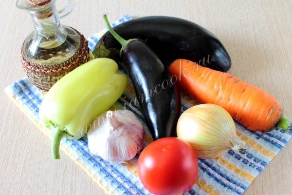 Ингредиенты для салата из баклажанов на зиму
